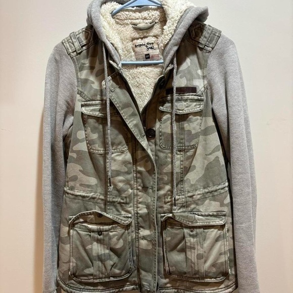 Triple Five Soul Jackets & Blazers - Triple Five Soul Cream Sherpa-Lined Jacket